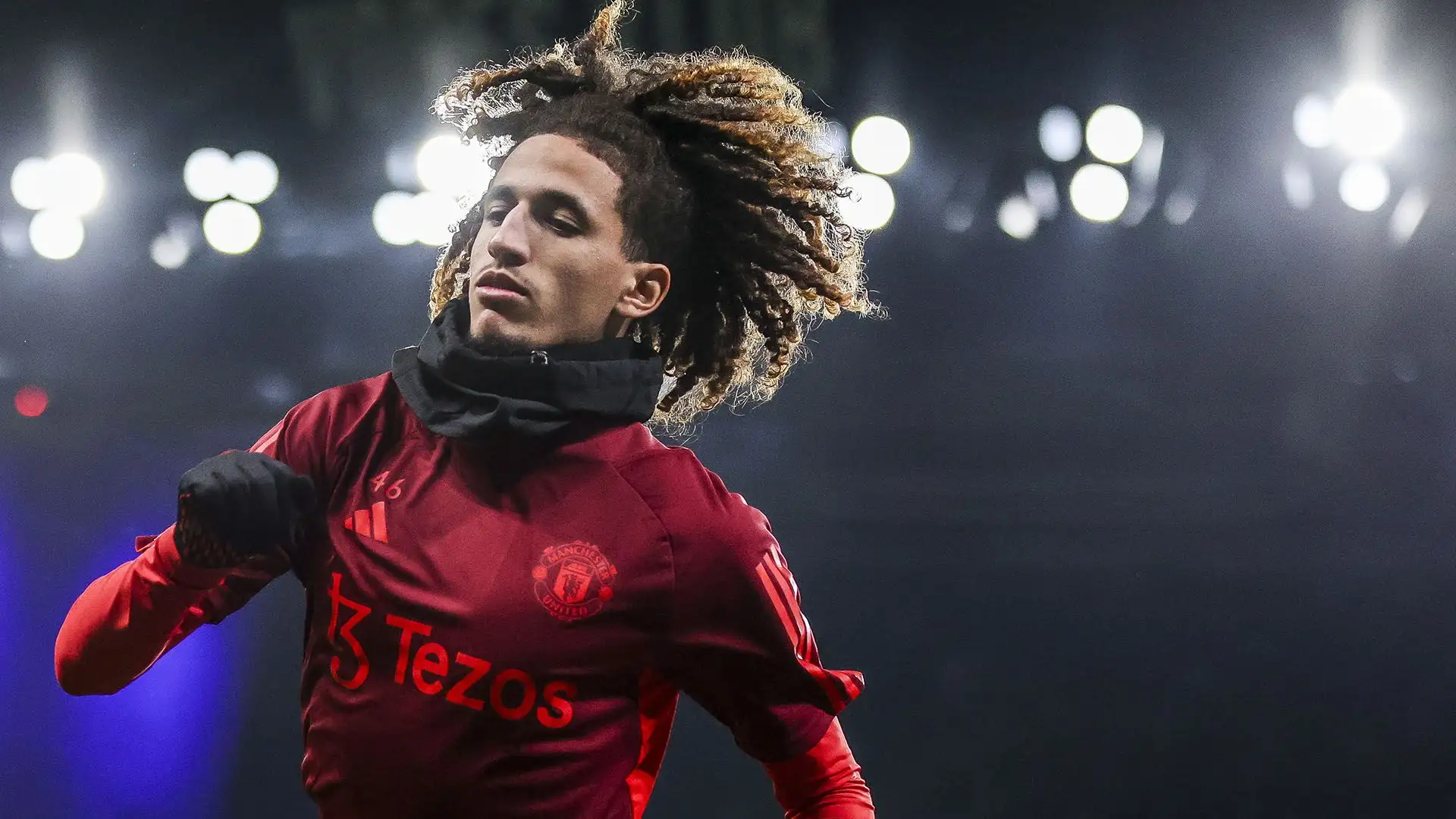 Difficile non notare il calciatore del Manchester United