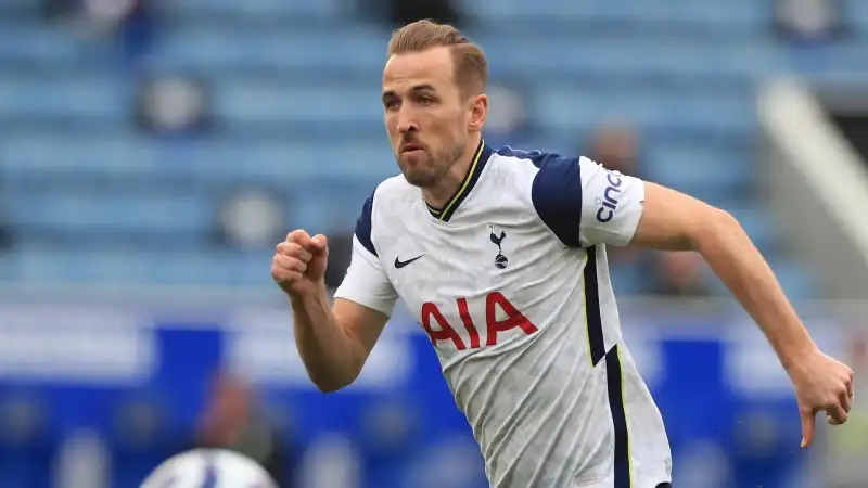 Offerta clamorosa per Harry Kane, il Tottenham vacilla