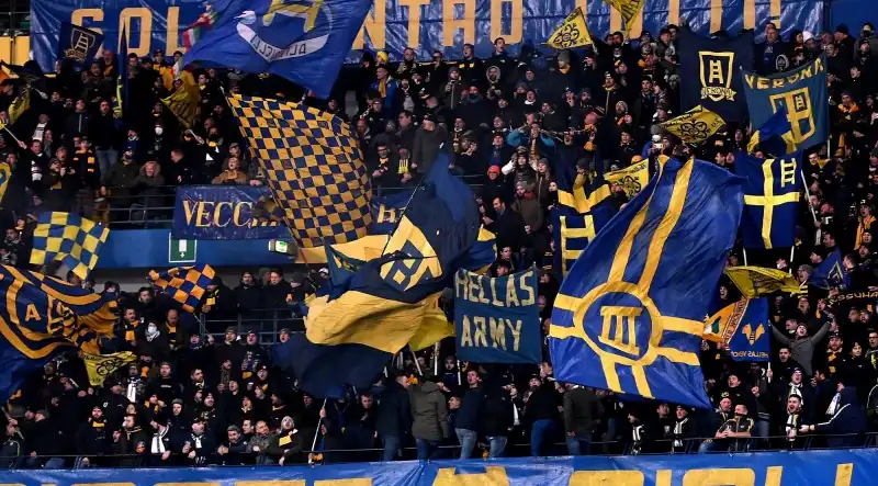 Venezia-Hellas Verona: vigilia bollente, in Laguna tanti tifosi gialloblu