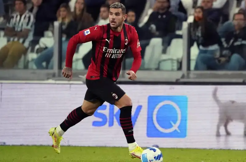 Milan, da Theo Hernandez un calcio anche alla scaramanzia