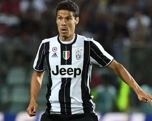 Hernanes torna a casa