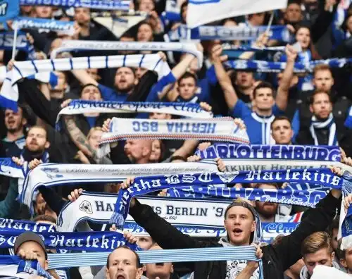 Striscione omofobo, bufera a Berlino