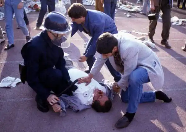 Il 29 maggio del 1985 a Bruxelles, in occasione della finale della Coppa dei Campioni tra Juventus e Liverpool, persero la vita 39 persone, delle quali 32 italiane.
