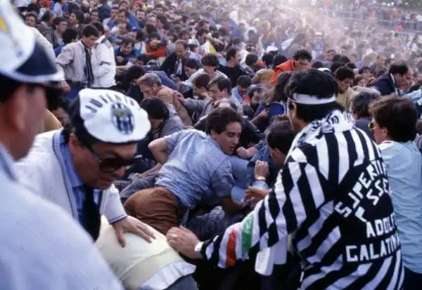"In quel momento ci sembrò giusto festeggiare, oggi mi sento di chiedere scusa”, ha aggiunto Marco Tardelli.