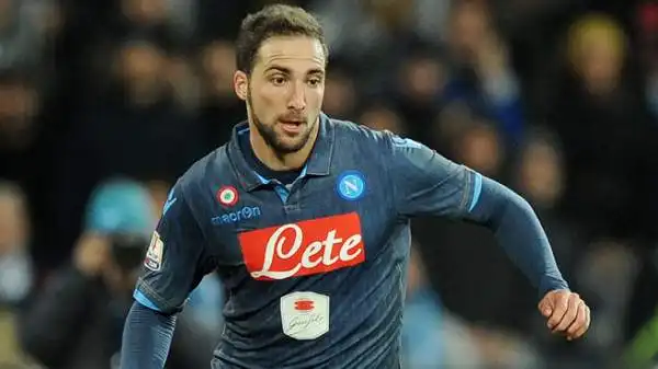 Juventus-Napoli 3-1. Higuain 4. Il 'Pipita' è lento, macchinoso. Corre, ma con una marcia in meno rispetto a Ogbonna e Barzagli. Sostituito all'intervallo.