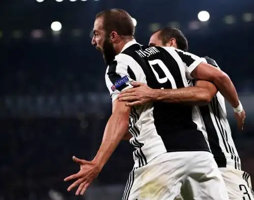 Juventus-Olympiakos 2-0. Higuain entra e risolve