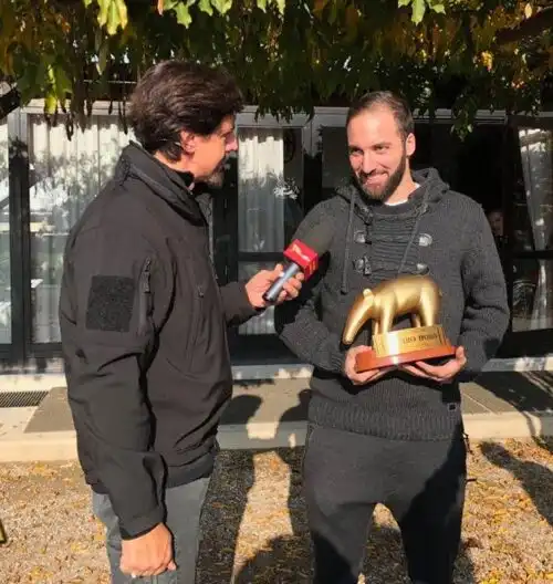 Higuain incassa il Tapiro-bis