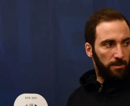 Milan, la festa d’addio di Higuain