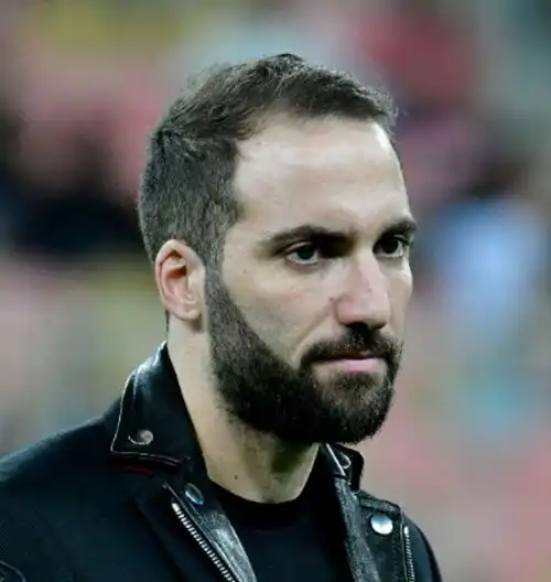 Gonzalo Higuain rimane senza numero 9