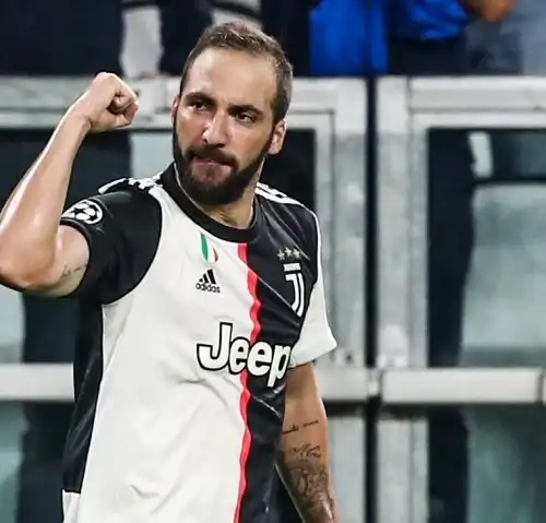Tris della Juve in Champions, grande Higuain