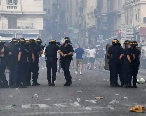 Euro 2016, Marsiglia a ferro e fuoco