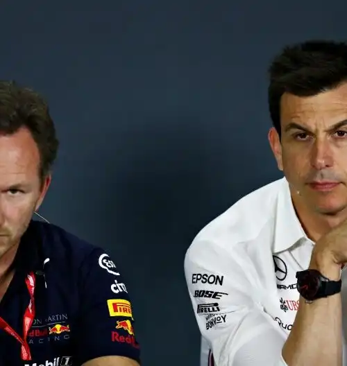 Red Bull e Mercedes, non è finita: Toto Wolff punge Horner