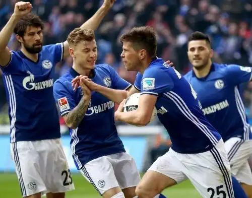 Fuga di massa dallo Schalke, Huntelaar è libero