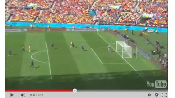 Tra i candidati Tim Cahill per il gol segnato in Australia-Olanda.