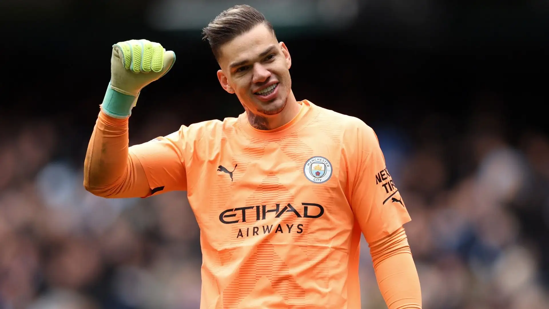 5- Ederson è bravissimo a parare ma anche a rinviare con i piedi
