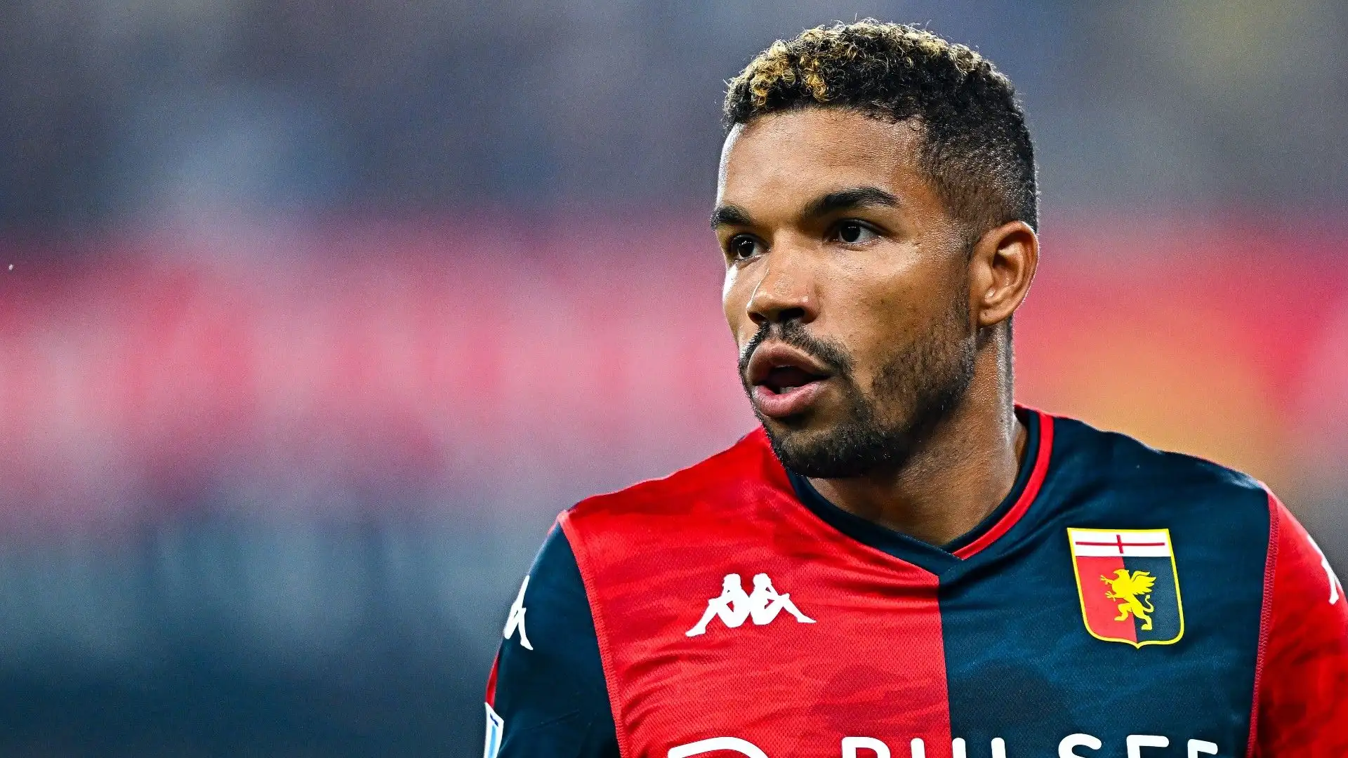 Prima di firmare per il Crotone Junior Messias ha fatto per diversi anni il fattorino