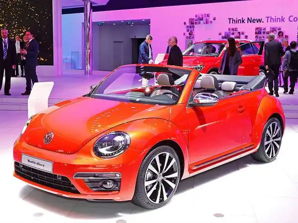 Allo IAA 2015 (Internationale Automobil-Ausstellung) 1.103 espositori provenienti da 39 Paesi del mondo, 920mila visitatori e 210 debutti mondiali, tra cui quello della nuova Volkswagen Tiguan.