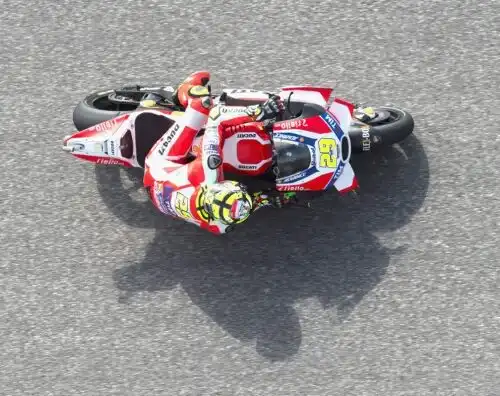 Iannone davanti, Rossi sesto