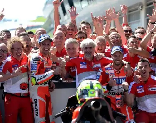 Ducati padrona: vince Iannone, Rossi quarto