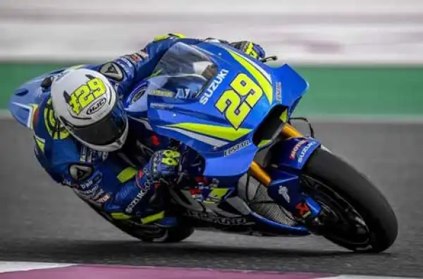 Andrea Iannone mette in fila tutti