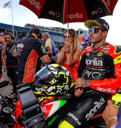 Andrea Iannone non trova il feeling a Valencia