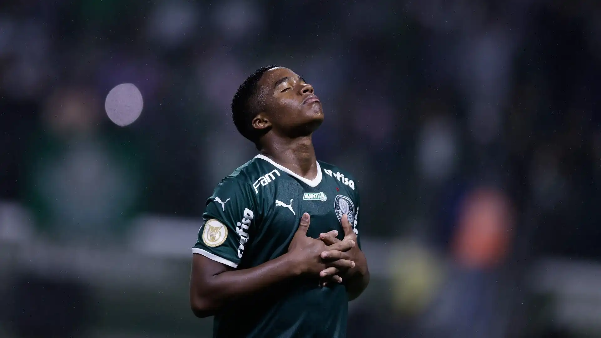 Il baby fenomeno Endrick ha firmato per il Real Madrid: le foto