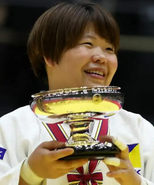 Il bel sorriso di Mami Umeki fa il giro del mondo: le foto