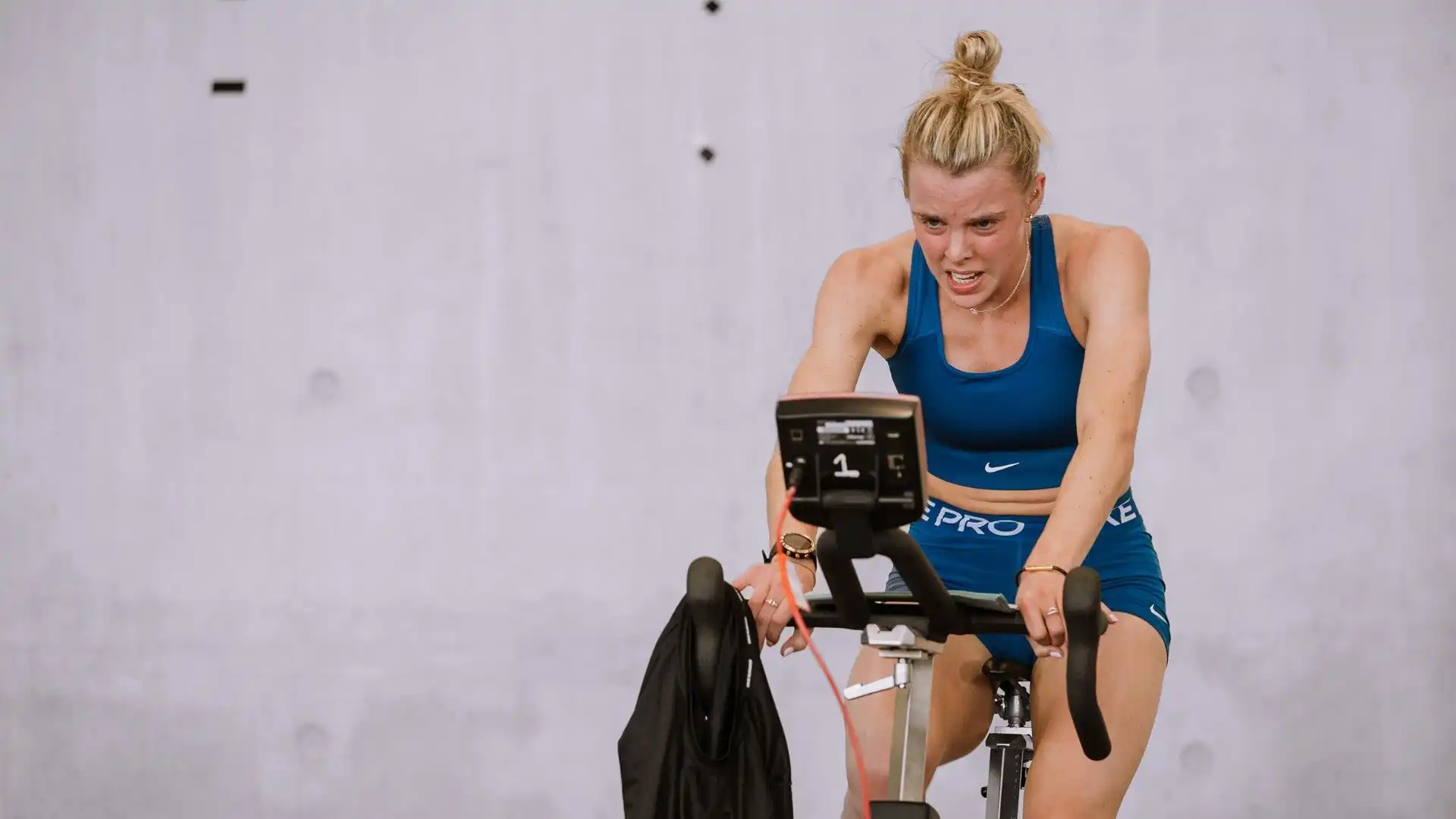 Il durissimo allenamento di Keely Hodgkinson: le foto