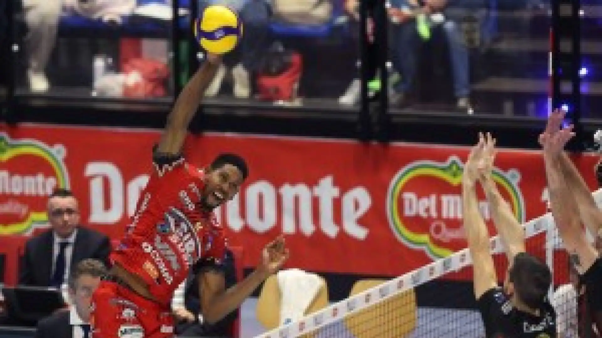 Questo movimento rappresenterebbe un cambio significativo nella sua carriera, considerando il suo lungo periodo trascorso con la Sir Perugia.