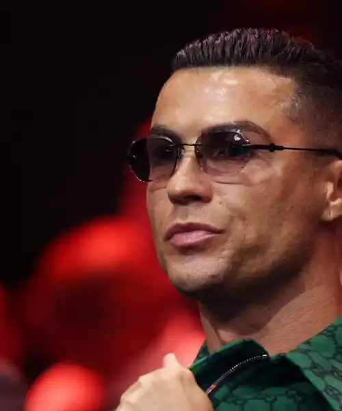 Il look di Cristiano Ronaldo stupisce tutti: le foto