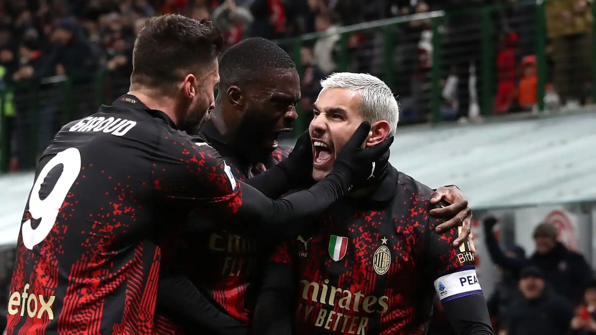Il Milan vuole blindare il suo eroe: immagini
