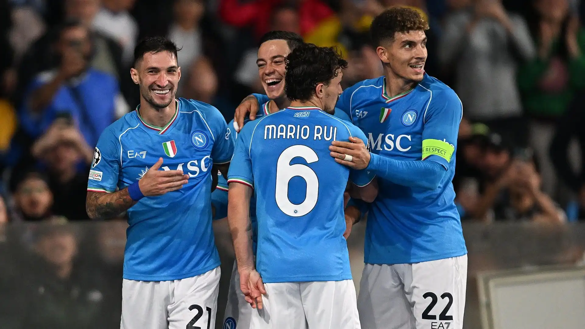 Il Napoli trema: offerta araba per un big. Le foto
