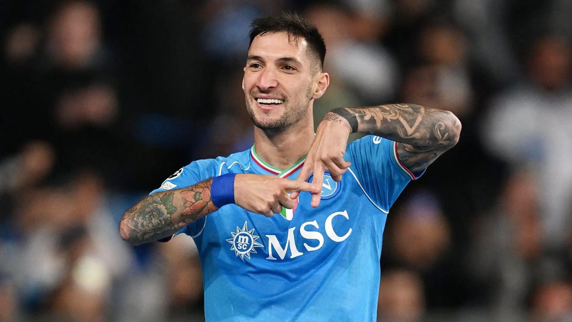 In questa stagione ha finora totalizzato 6 gol e 5 assist
