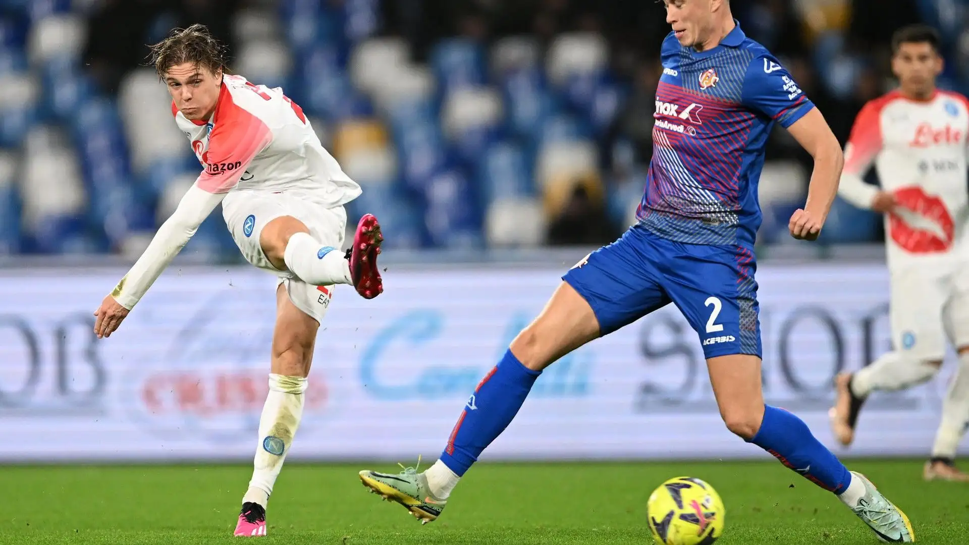 Di Francesco ne avrebbe già parlato con la dirigenza del Frosinone, confermando la volontà di allenare il giovane
