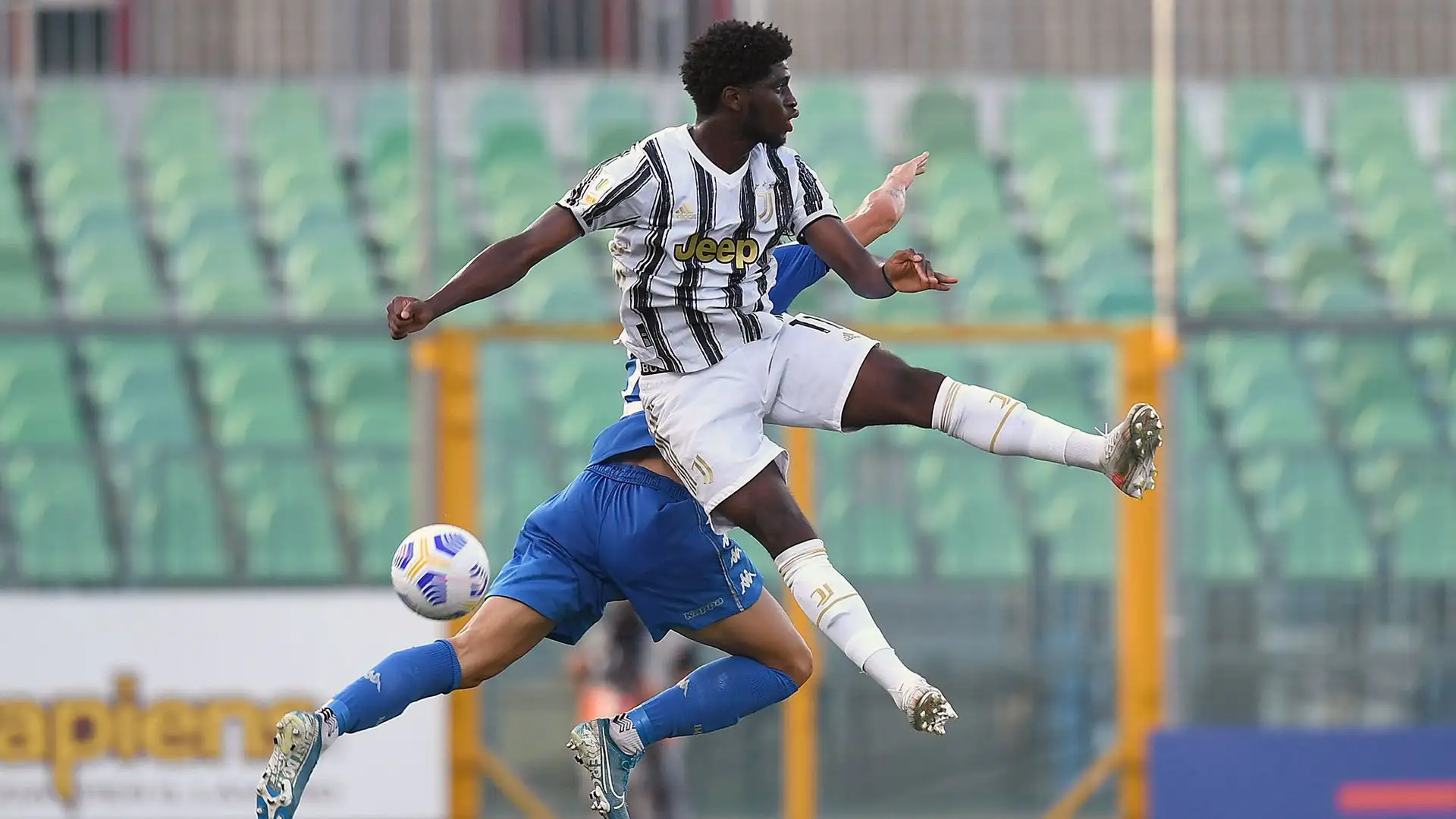 Potrebbe essere trovata una soluzione intermedia: il calciatore vuole giocare con maggiore continuità

