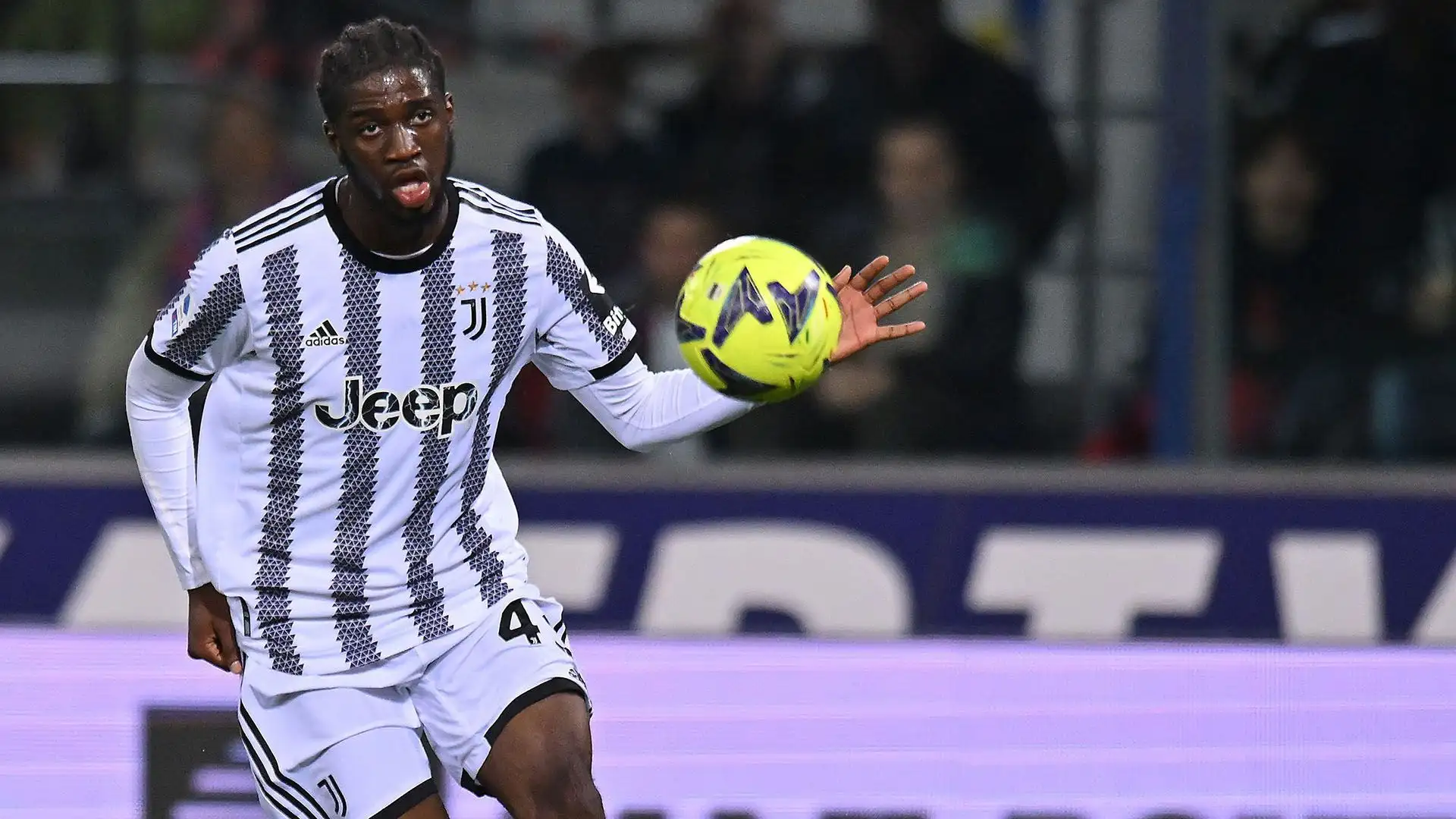 Il club bianconero spera di piazzare l'attaccante per monetizzare il più possibile

