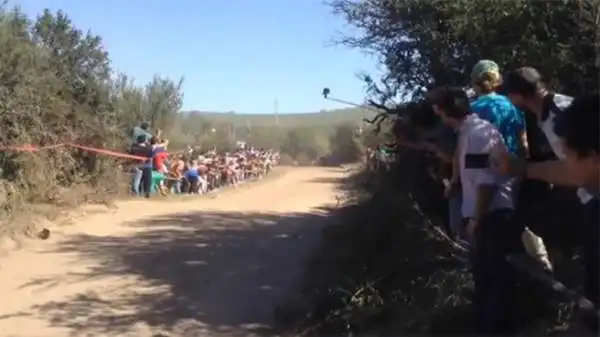Paura e sollievo al Rally d'Argentina. La Hyundai del neozelandese Paddon è uscita di strada: sei spettatori feriti, nessuno è in pericolo di vita.
