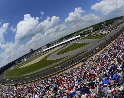 Coronavirus, slitta la 500 miglia di Indianapolis