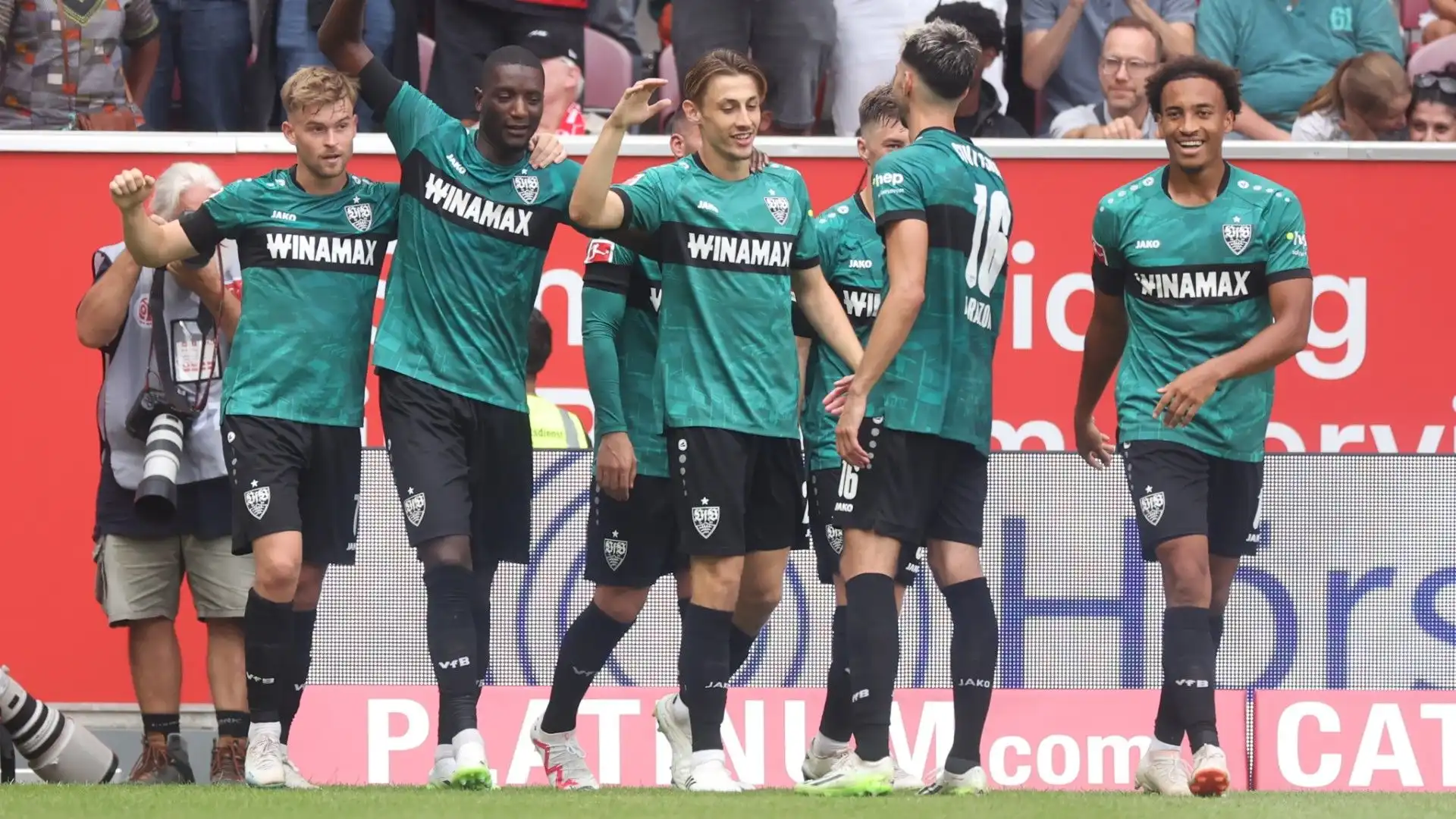 Inter e Juventus si sfidano per il bomber che sta incantando la Germania. Foto

