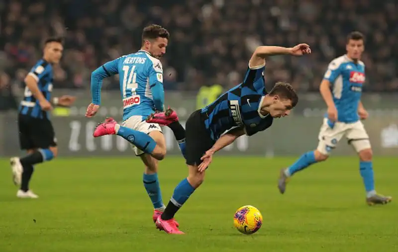 Decide un gran gol di Fabian Ruiz al 57'. Ritorno il prossimo 5 marzo.