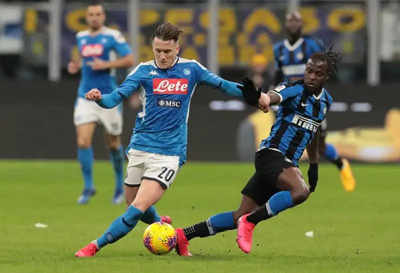Decide un gran gol di Fabian Ruiz al 57'. Ritorno il prossimo 5 marzo.
