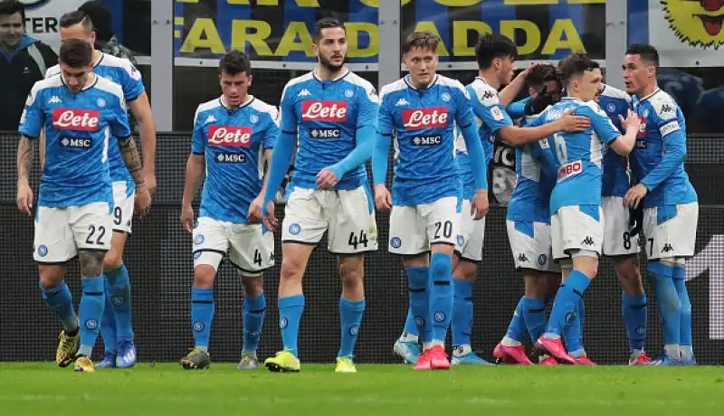 Decide un gran gol di Fabian Ruiz al 57'. Ritorno il prossimo 5 marzo.