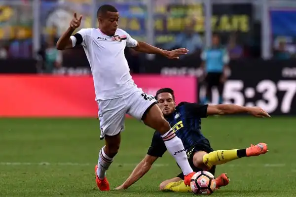 Inter bloccata in casa tra i fischi. Il Palermo strappa un punto ai nerazzurri, a Rispoli replica Icardi.