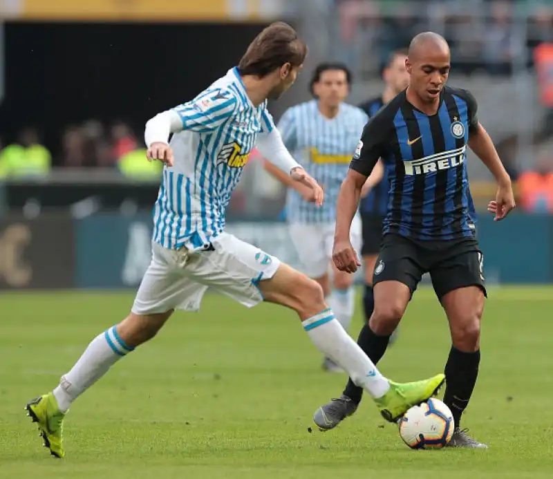 Politano e Gagliaridni regalano la vittoria a Spalletti dopo un primo tempo in cui la Spal era riuscita a contenere gli attacchi dei milanesi.