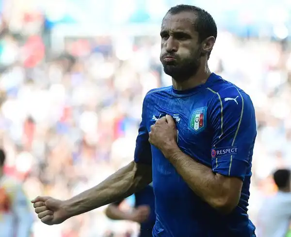 Miracolo dell'Italia che batte 2-0 la Spagna con i gol di Chiellini e Pellè dopo una prestazione superba e giocherà i quarti a Bordeaux sabato sera contro con la Germania.