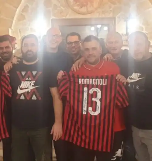 Tifosi di Milan e Inter in campo per aiutare un bimbo