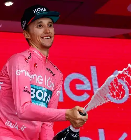 Giro d’Italia 2022: a Sobrero la crono di Verona, Jai Hindley sigilla il trionfo