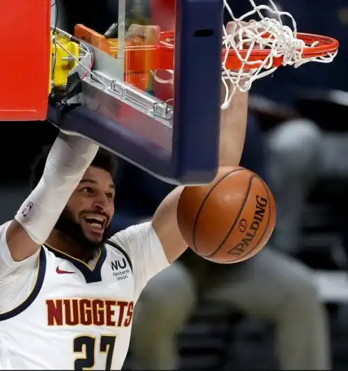 Jamal Murray da record, 50 punti senza tiri liberi