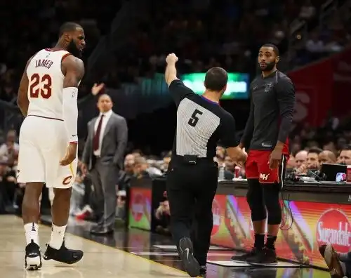 NBA, Cavs vincenti ma James espulso