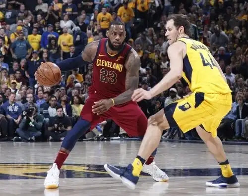 NBA, James da leggenda: 44 punti